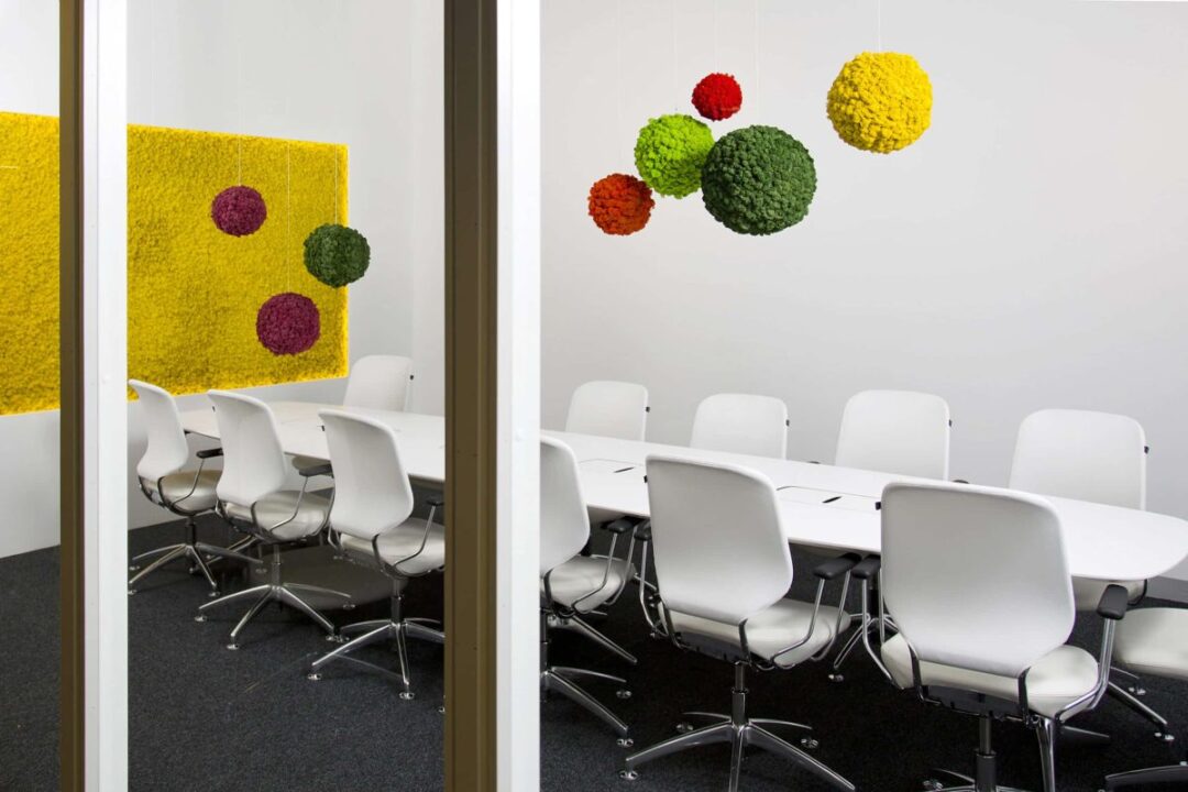 Polarmoss-3-2_Sphere_Yellow06_02-scaled-rlswlifb2u5jozdfjktvpk5vm0vyhn49c44lx1sx1c
